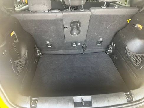 Used 2016 Jeep Renegade Latitude w/ Popular Equipment Group AWD/4WD image 11
