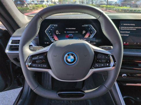 Used 2025 BMW i4 xDrive40i image 18