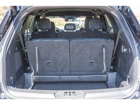 Used 2025 Ford Explorer ST-Line w/ ST-Line Street Pack image 16