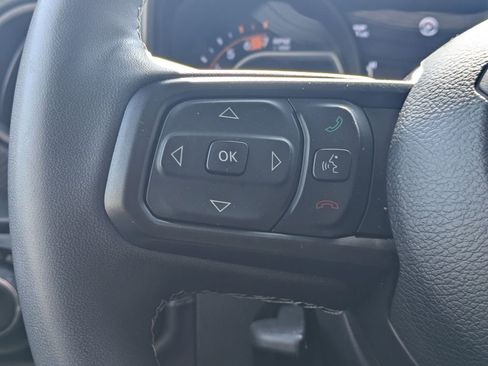 Used 2025 Jeep Wrangler Unlimited Rubicon w/ Convenience Group AWD/4WD image 21