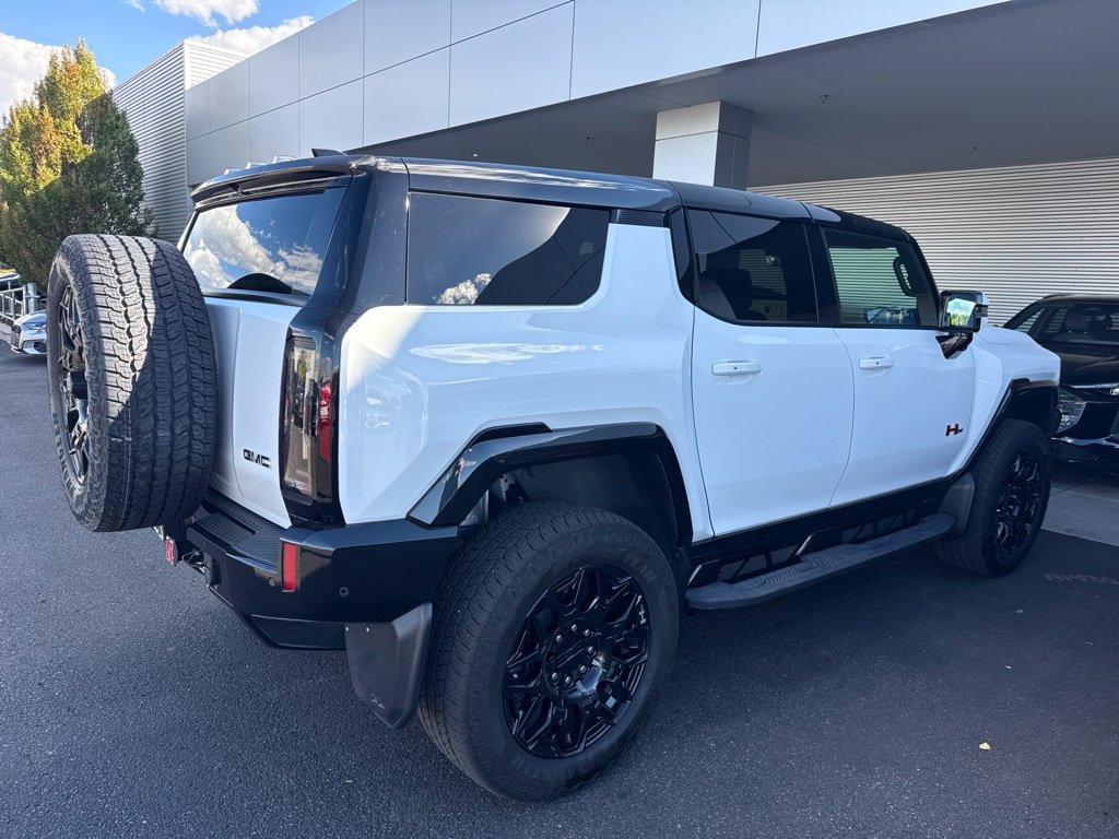 Used 2024 GMC Hummer EV 2X w/ LPO, Illumination Package AWD/4WD image 3