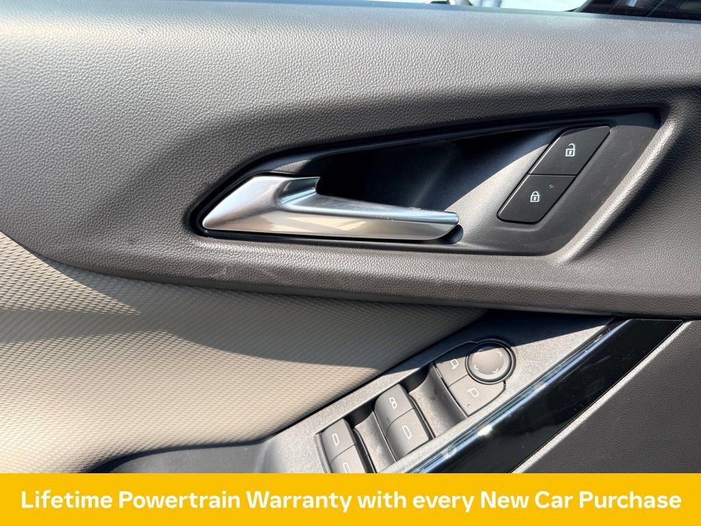 New 2027 Chevrolet Equinox LT w/ Convenience Package II FWD image 26