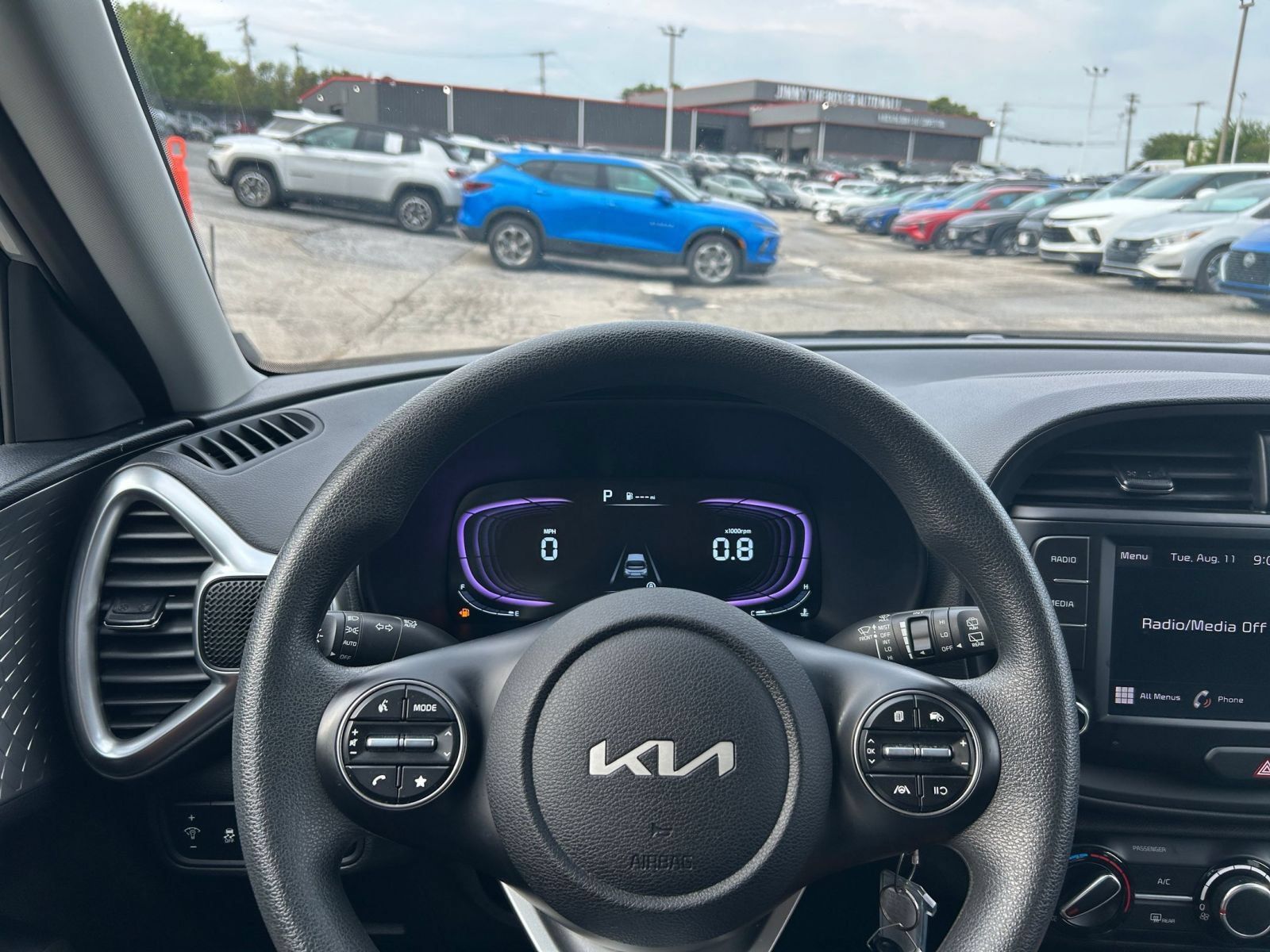 Used 2025 Kia Soul LX w/ LX Technology Package FWD image 28