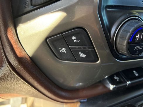 Used 2017 Chevrolet Silverado 1500 High Country image 25