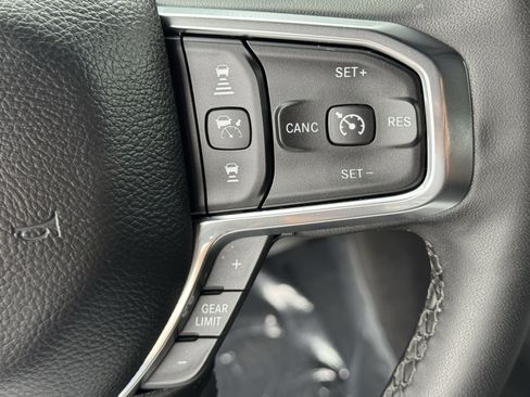 Used 2025 RAM 2500 Laramie AWD/4WD image 23