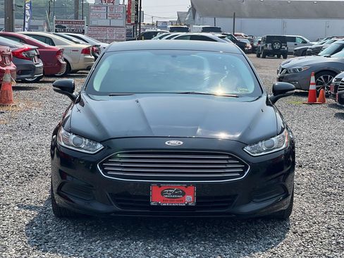 Used 2016 Ford Fusion SE FWD image 2