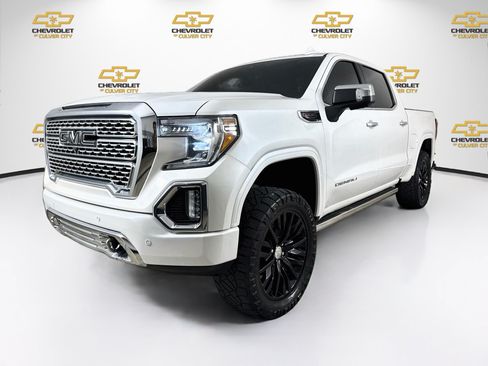 Used 2019 GMC Sierra 1500 Denali w/ Denali Ultimate Package AWD/4WD image 3