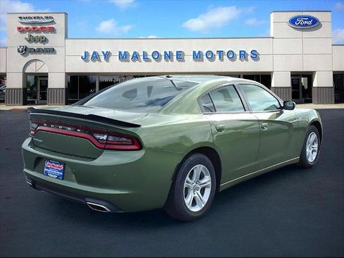 Used 2021 Dodge Charger SXT image 2