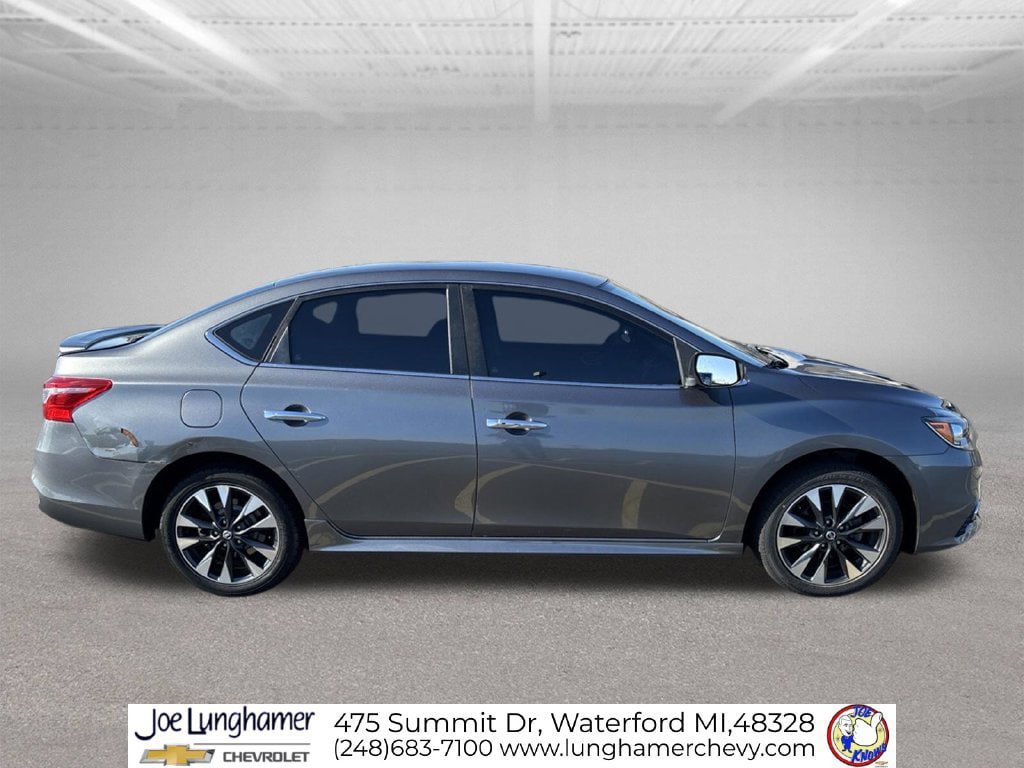 Used 2019 Nissan Sentra SR FWD image 2