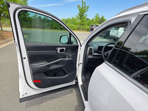 Used 2025 Kia Sorento S w/ Panoramic Sunroof Package FWD image 20