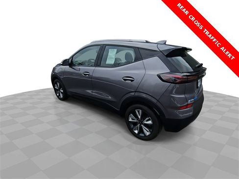 Used 2023 Chevrolet Bolt EUV LT w/ Convenience Package image 6
