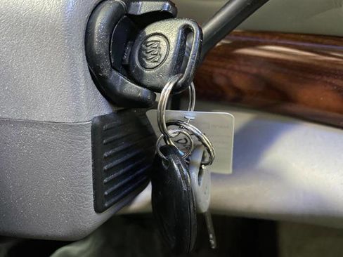 Used 2003 Buick Le Sabre Custom image 42