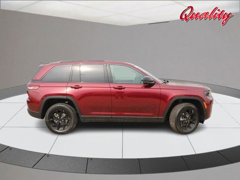 New 2026 Jeep Grand Cherokee Altitude AWD/4WD image 2