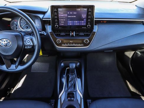 Used 2021 Toyota Corolla LE image 22