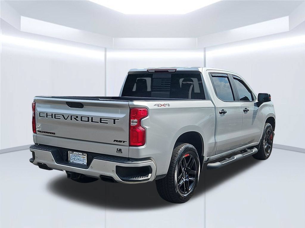 Used 2021 Chevrolet Silverado 1500 RST w/ Redline Edition AWD/4WD image 5