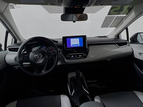 Used 2025 Toyota Corolla LE w/ Convenience Package image 30