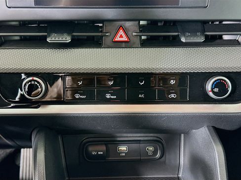 Used 2025 Kia Sportage LX image 22