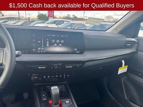 New 2026 Nissan Kicks SR w/ SR Premium Package FWD image 16