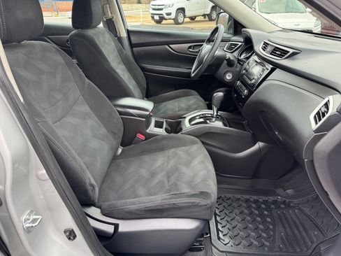 Used 2016 Nissan Rogue S image 19