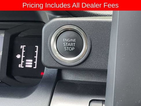 Used 2025 Toyota 4Runner SR5 AWD/4WD image 30