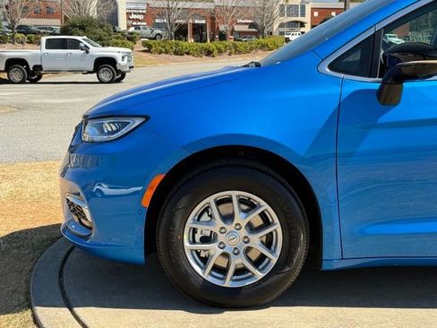 New 2026 Chrysler Pacifica Select FWD image 11