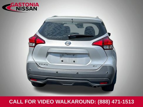 Used 2020 Nissan Kicks SV FWD image 11