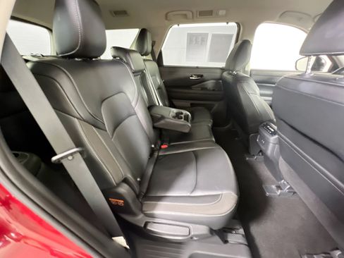 Used 2023 Nissan Pathfinder SL w/ Black Appearance Package AWD/4WD image 28
