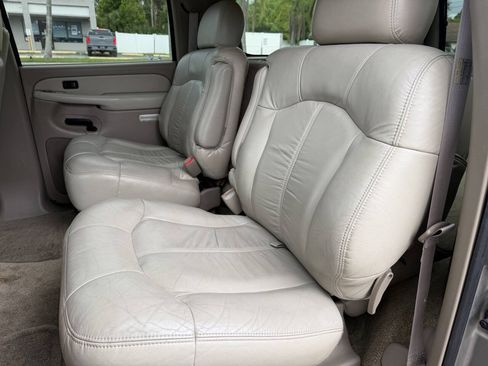 Used 2002 Chevrolet Suburban LT RWD image 11