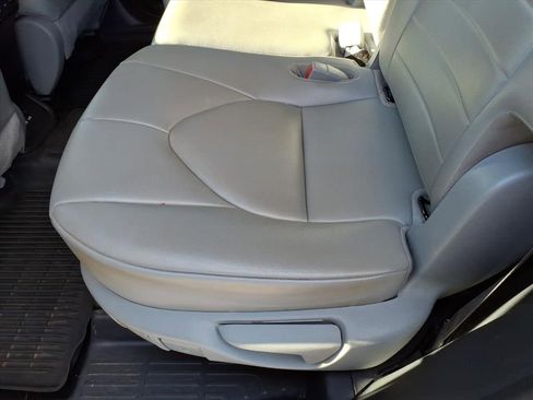 Used 2020 Toyota Highlander XLE image 22