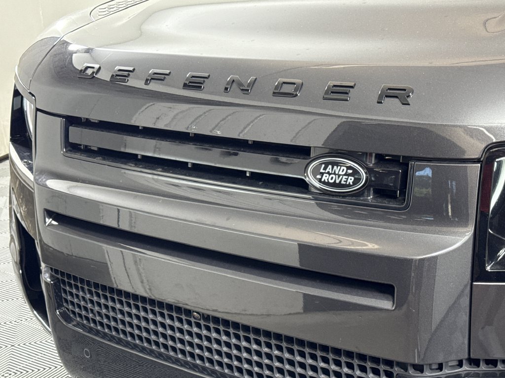 New 2026 Land Rover Defender 130 V8 AWD/4WD image 12
