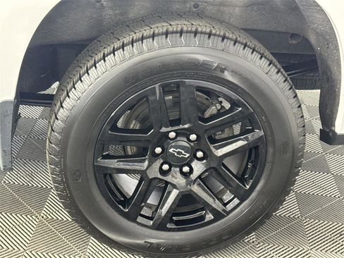 Used 2024 Chevrolet Silverado 1500 Custom w/ LPO, Dark Essentials Package AWD/4WD image 11