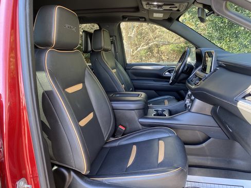 Used 2022 GMC Yukon XL AT4 image 35