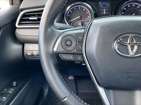 Used 2019 Toyota Camry SE image 25