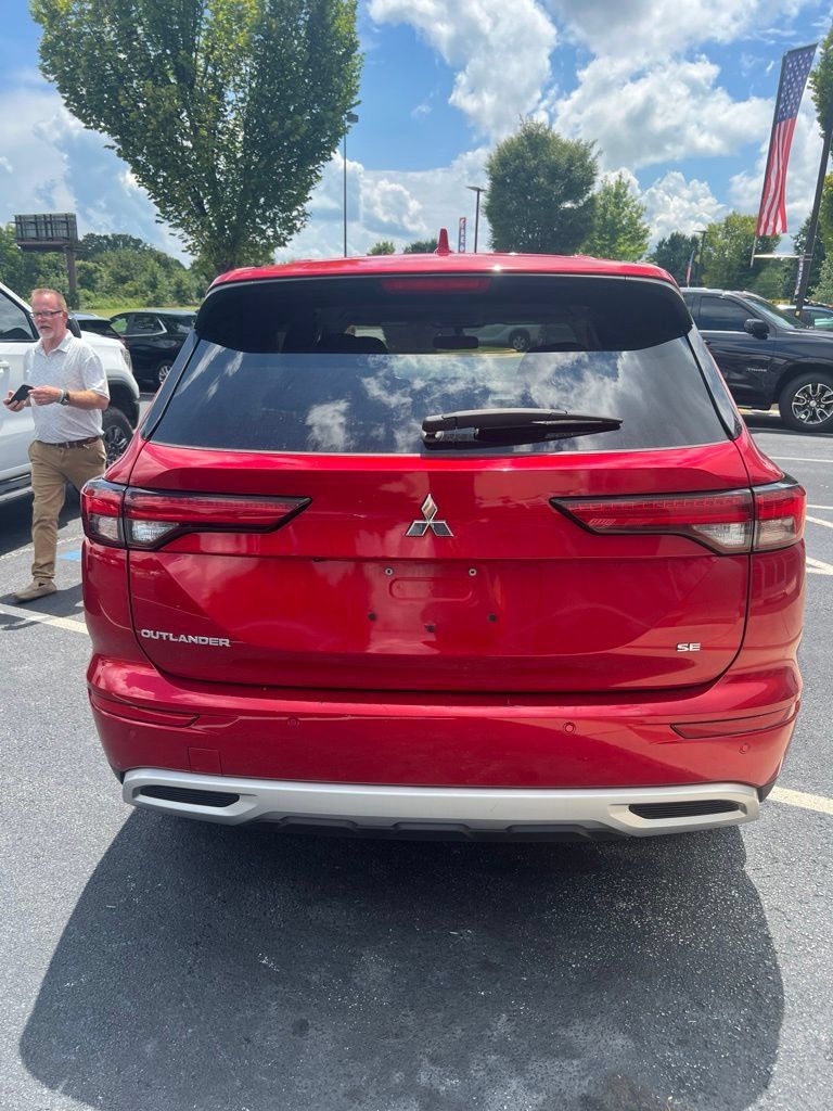 Used 2024 Mitsubishi Outlander FWD image 7