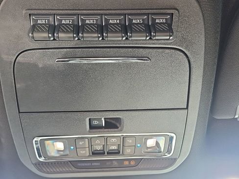 Used 2025 Ford F350 Platinum image 38