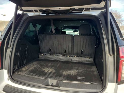Used 2023 Chevrolet Suburban Premier image 19