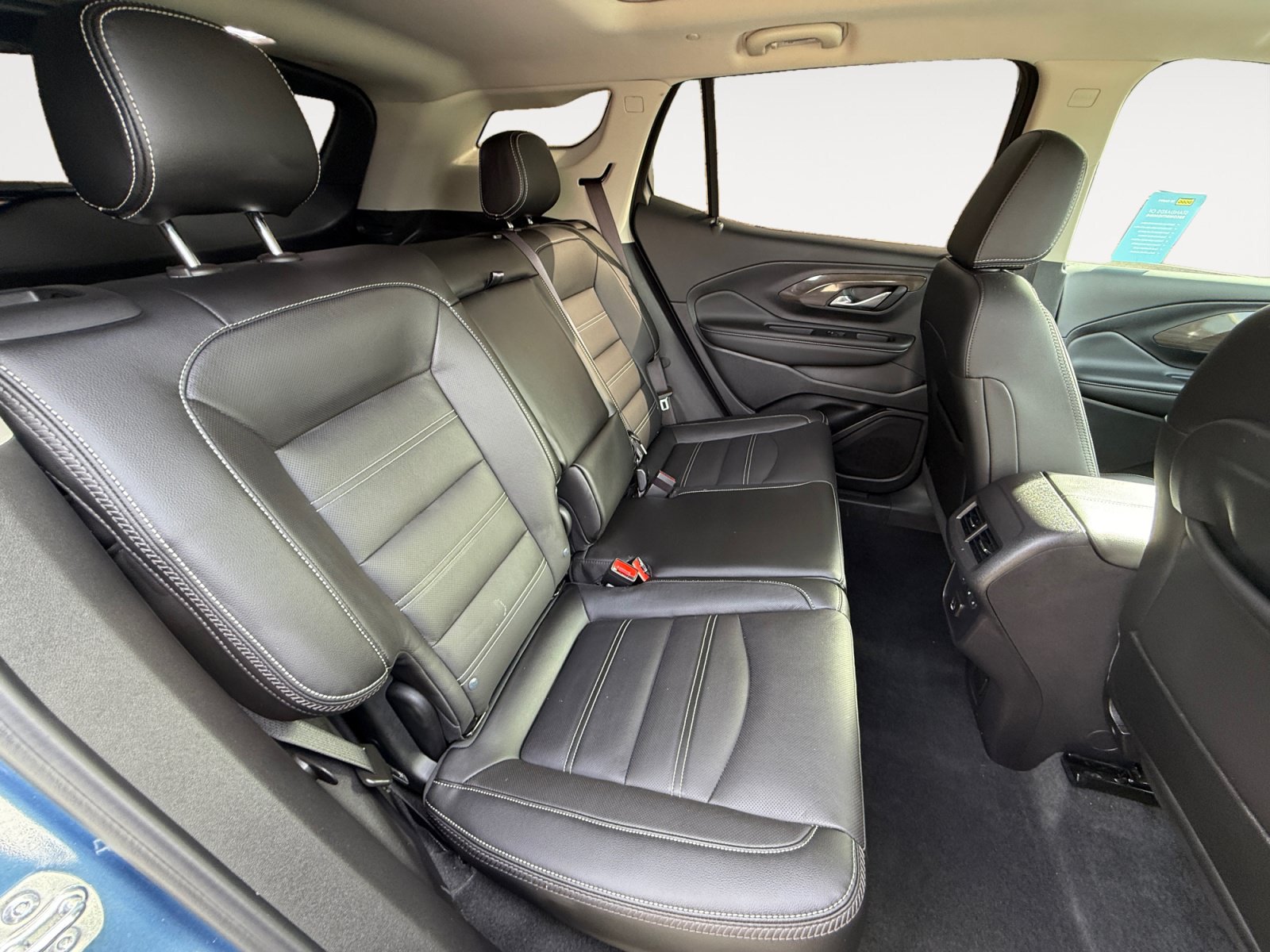 Used 2024 GMC Terrain Denali w/ Denali Premium Package AWD/4WD image 18