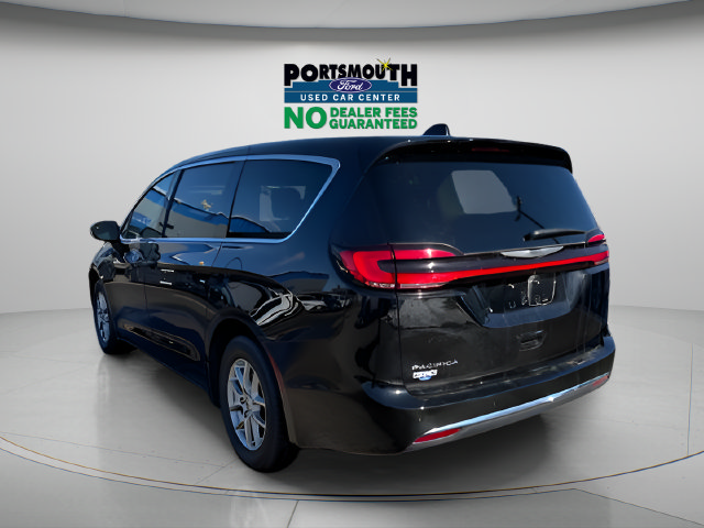 Used 2024 Chrysler Pacifica Touring-L FWD image 24