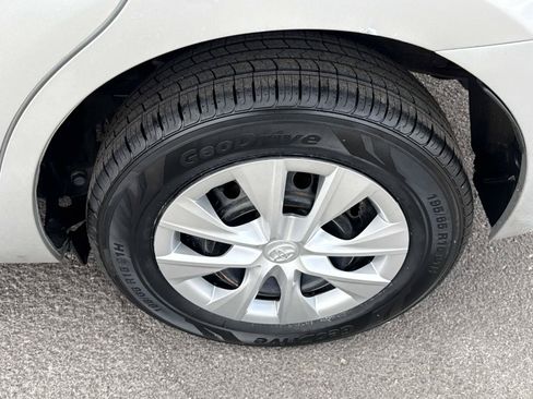 Used 2015 Toyota Corolla L FWD image 7