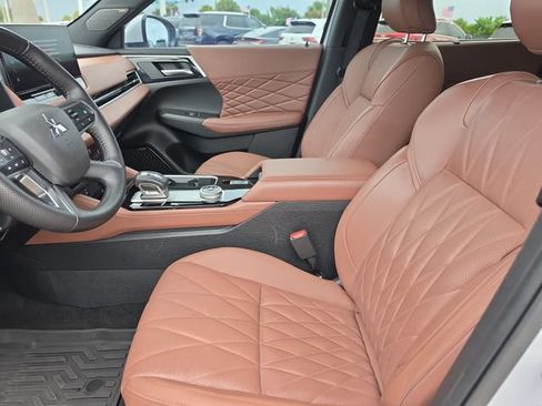 Used 2025 Mitsubishi Outlander SEL FWD image 16