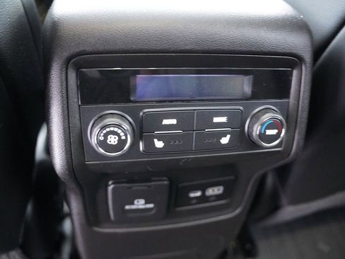 Certified 2023 GMC Acadia SLT w/ Preferred Package image 21