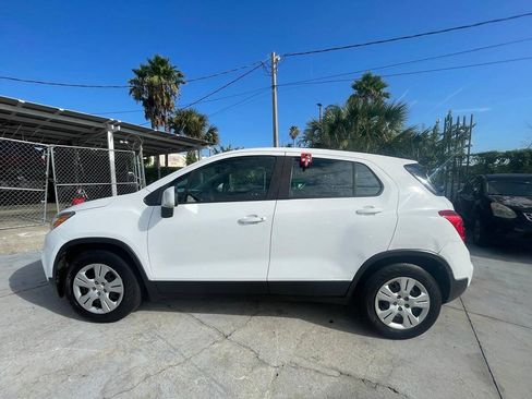 Used 2019 Chevrolet Trax LS FWD image 5