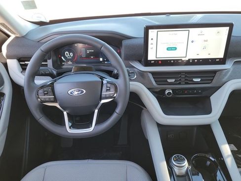 New 2026 Ford Explorer Platinum w/ LUX Leather Package image 9