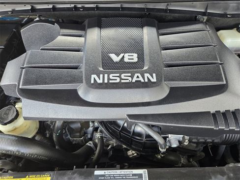 Used 2020 Nissan Titan SL w/ Moonroof Package image 29