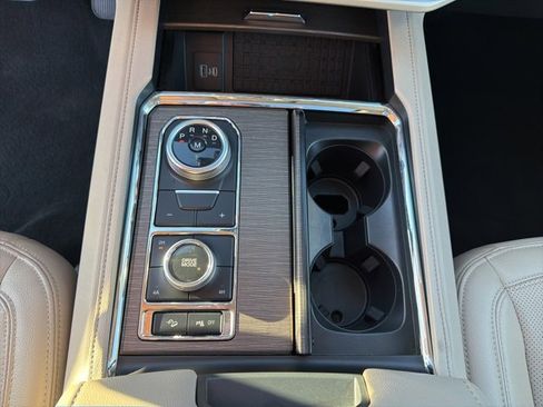 Used 2024 Ford Expedition Max Limited image 13