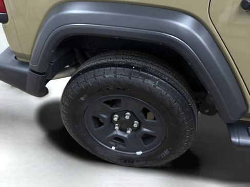 Used 2025 Jeep Wrangler Unlimited Sport AWD/4WD image 30