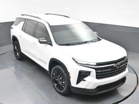 Used 2025 Chevrolet Traverse LT w/ Midnight/Sport Edition FWD image 35