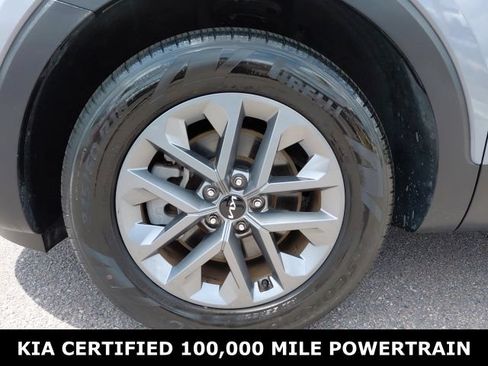Certified 2024 Kia Telluride LX FWD image 10