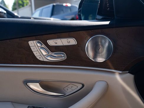 Used 2019 Mercedes-Benz E 300 image 17