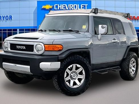 Used 2014 Toyota FJ Cruiser 4WD w/ Convenience Package image 3